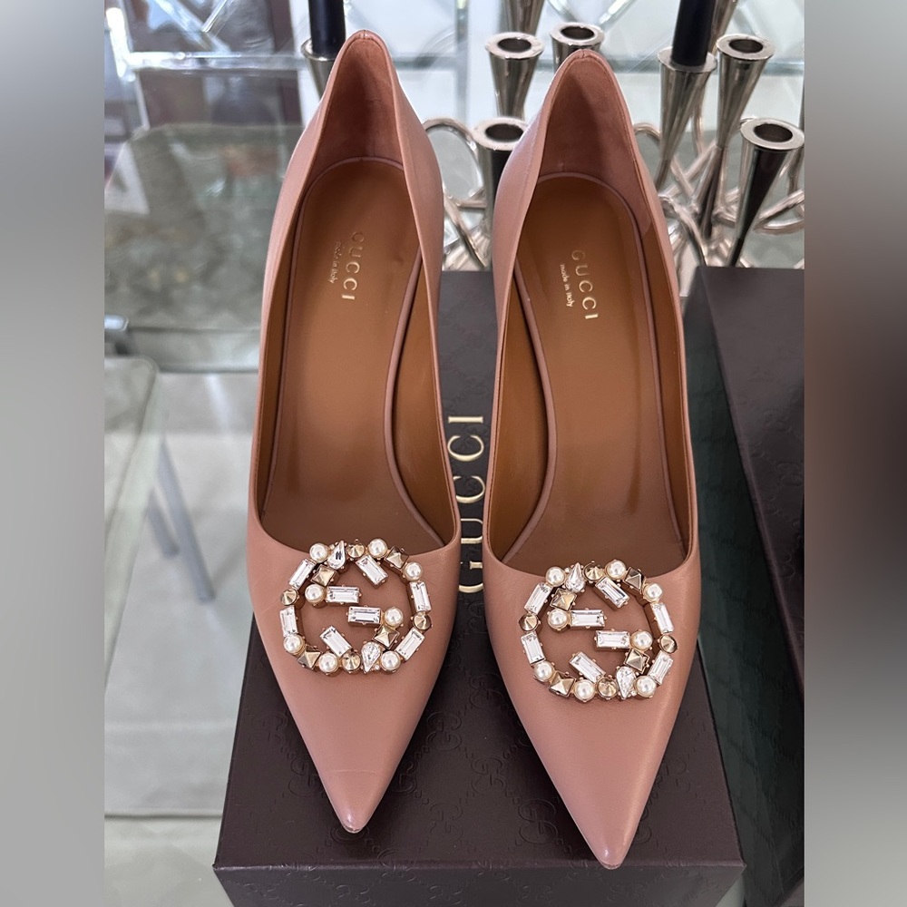 Mint Gucci camel leather jeweled pump size 38 1/2